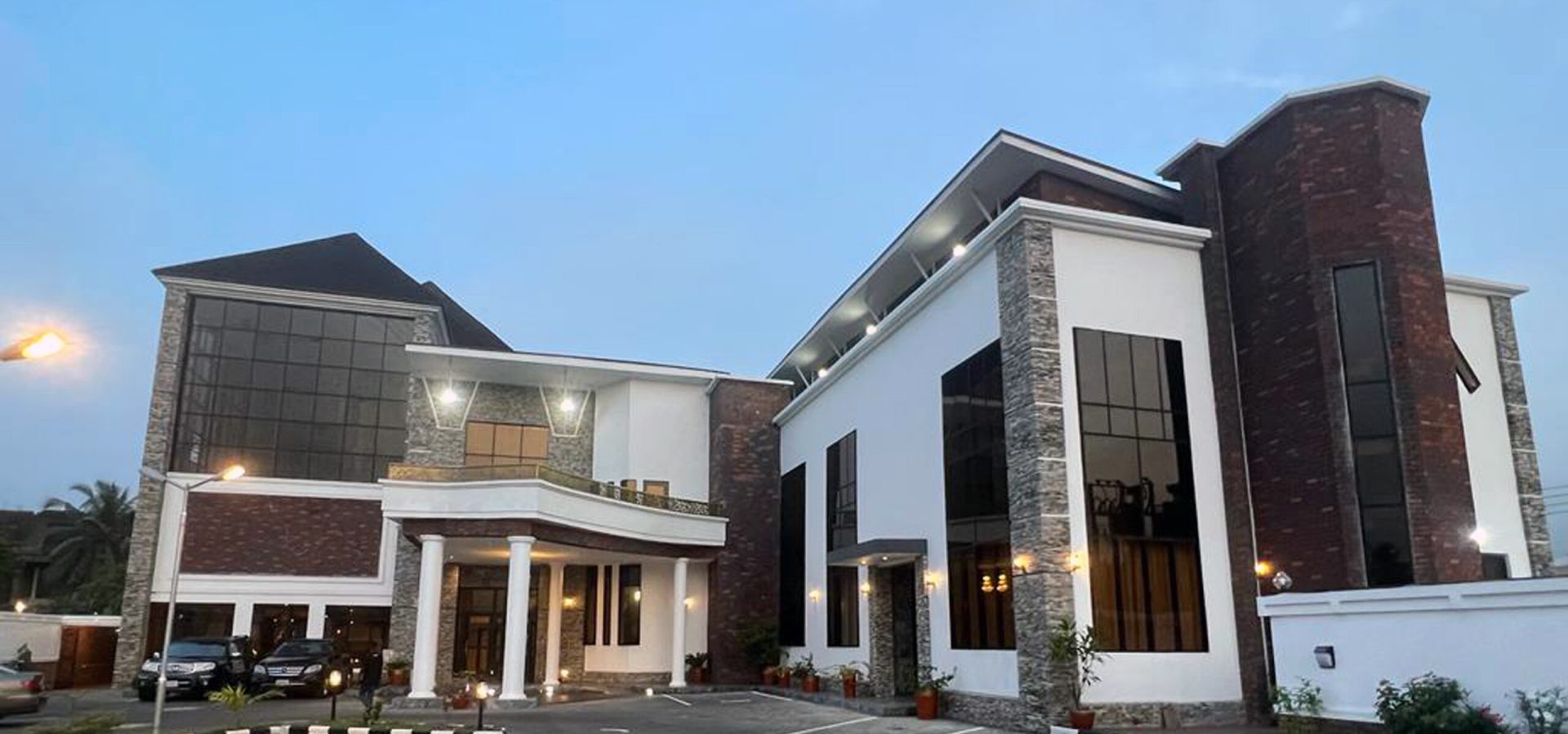 Sparklyn Hotels and Suites